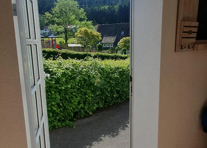 Paradiesken Am Berg Appartement *